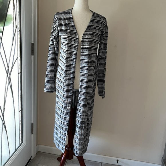 Bobeau Jacquard Stripe Knit Cardigan - Picture 4 of 9